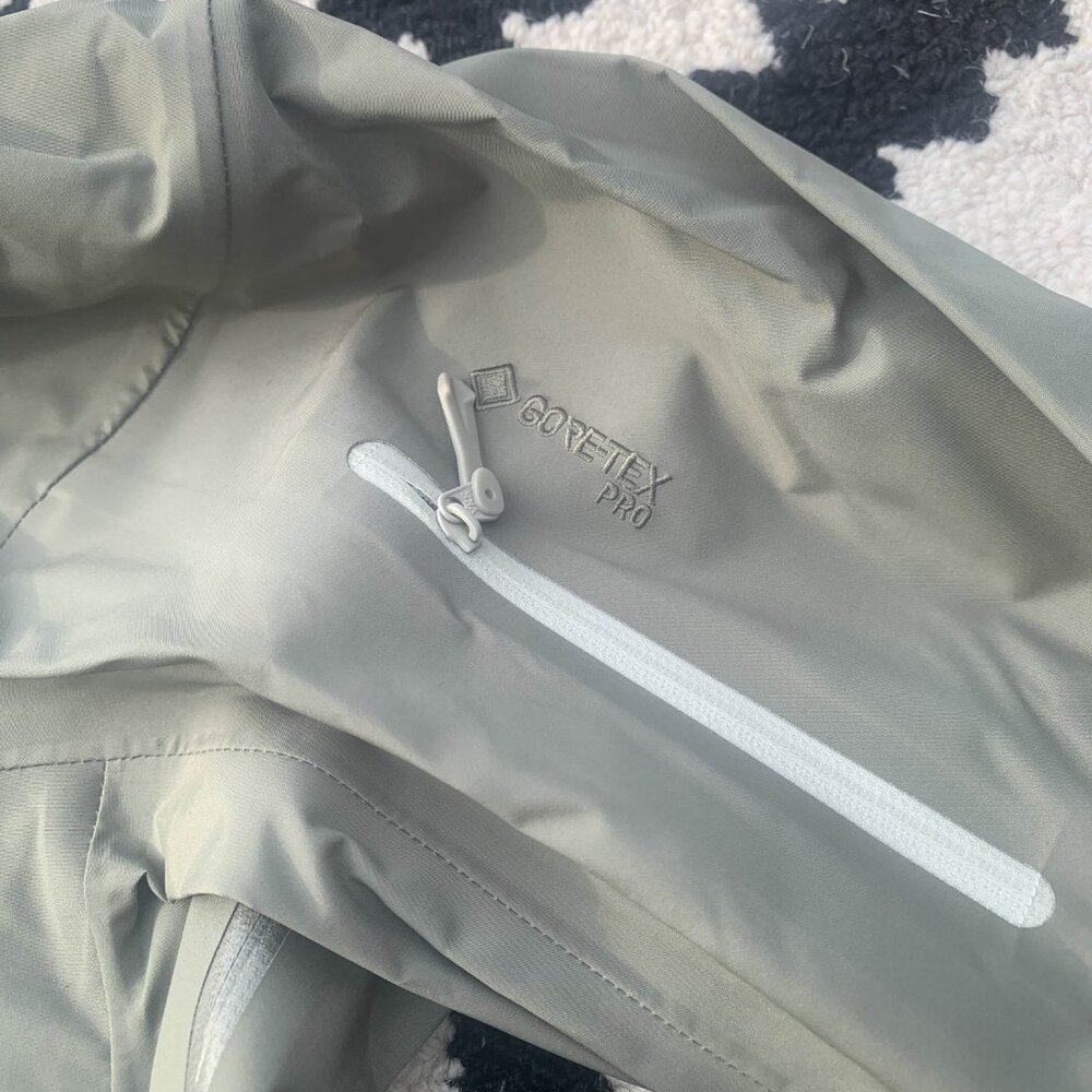 Arcteryx Alpha SV Gortex Jacket Men’s Large - Picture 2 of 6